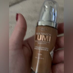 Revlon True Match Lumi- Buff Beige